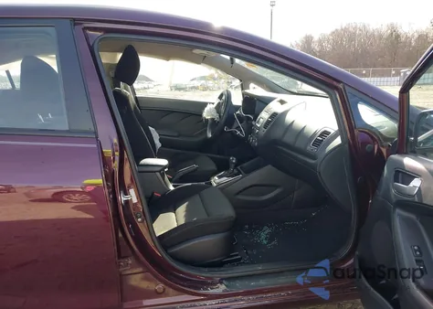 2017 Kia Forte Lx z USA, uszkodzony, nr VIN 3KPFK4A72HE030126